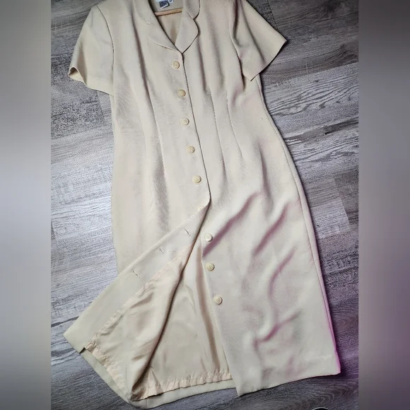 Vintage Talbots Cream Midi Button Down Business Casual Dress with Notched Collar - Picture 3 of 9